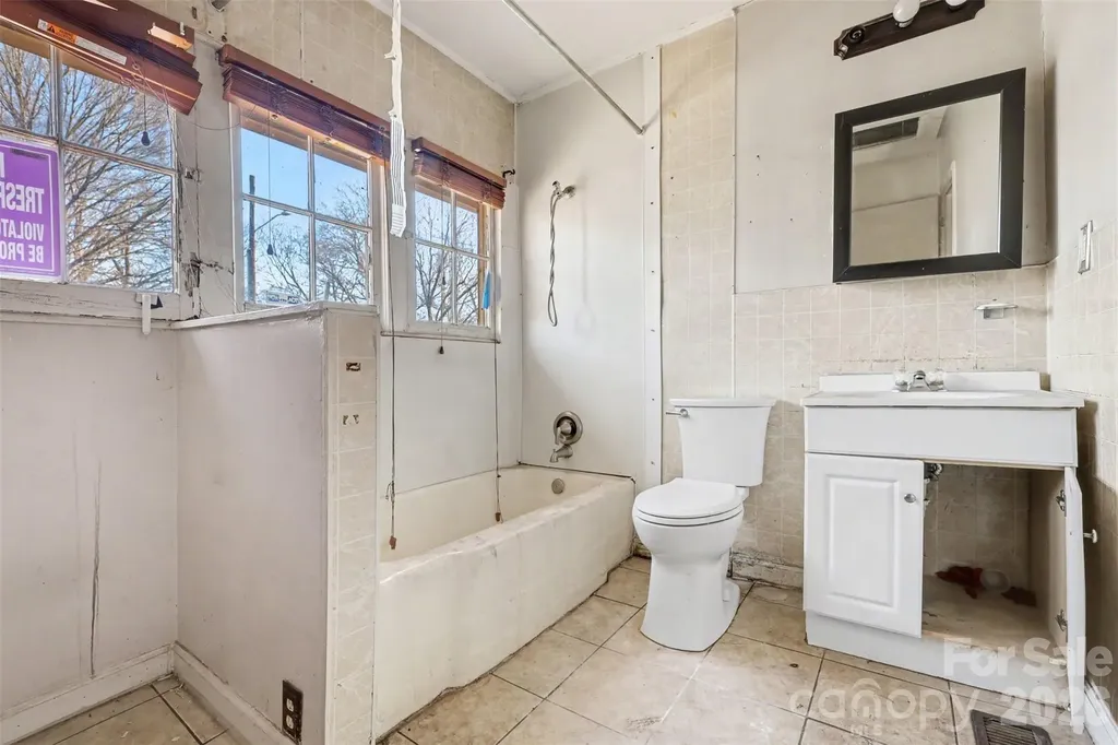 319 N Linwood Avenue Charlotte NC 28216