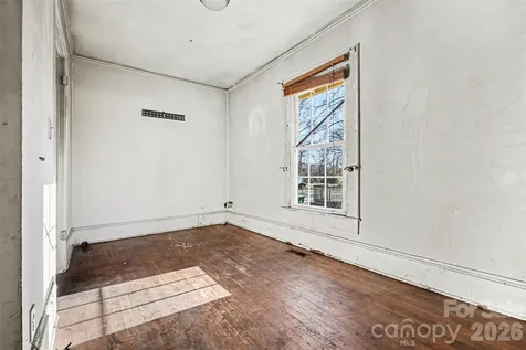 319 N Linwood Avenue Charlotte NC 28216