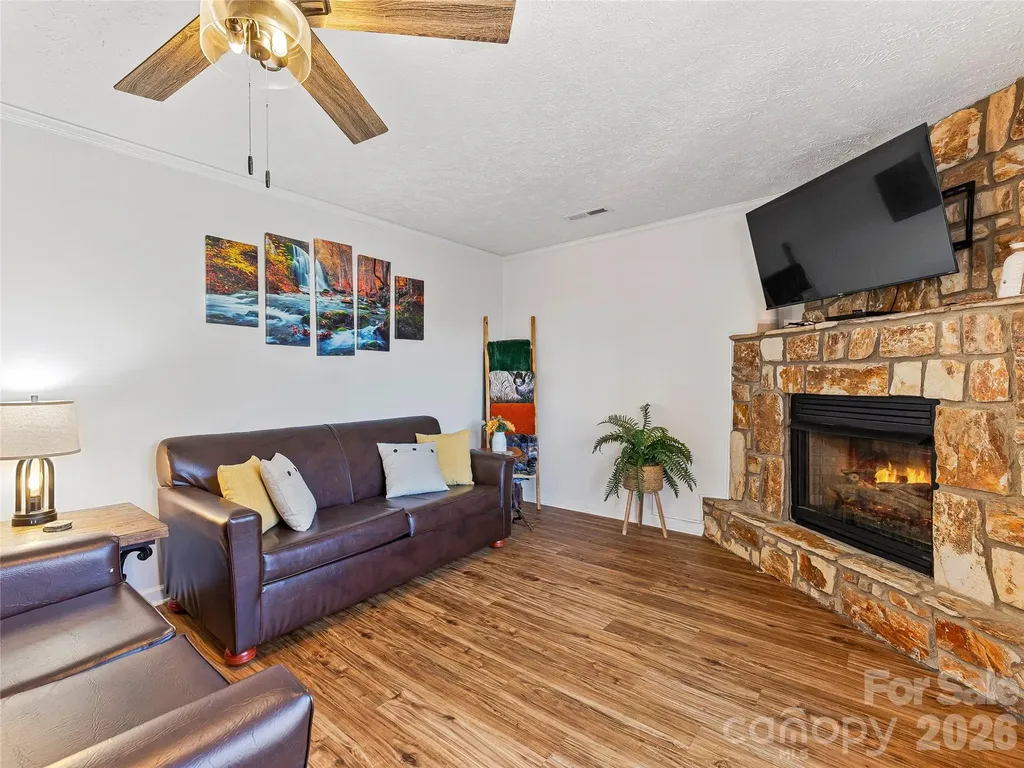 860 Creekside Drive Maggie Valley NC 28751