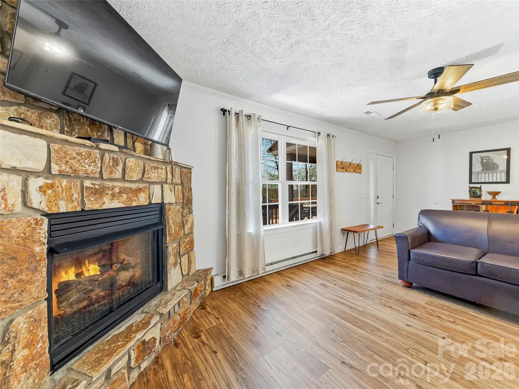 860 Creekside Drive Maggie Valley NC 28751