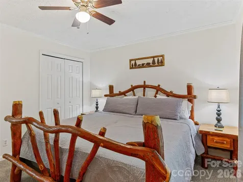 860 Creekside Drive Maggie Valley NC 28751