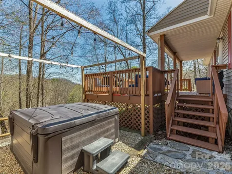 860 Creekside Drive Maggie Valley NC 28751
