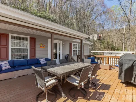 860 Creekside Drive Maggie Valley NC 28751