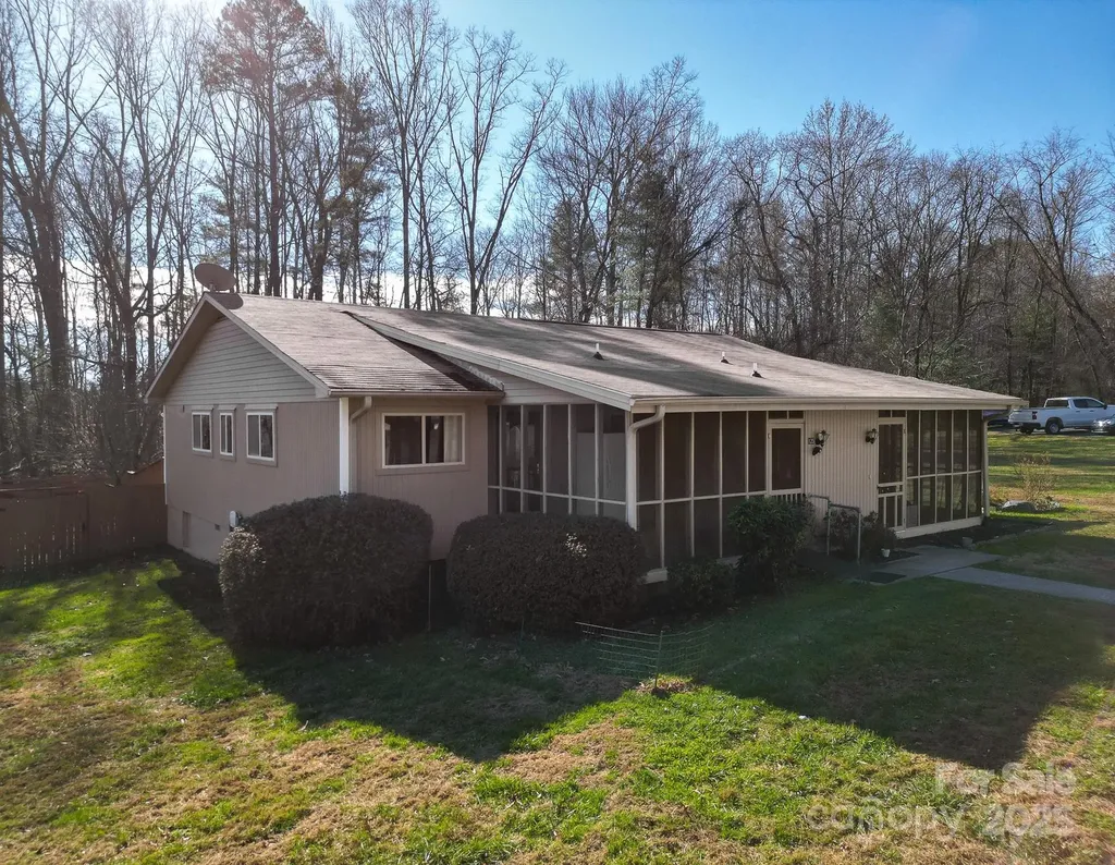 125 Freedom Road Hendersonville NC 28792