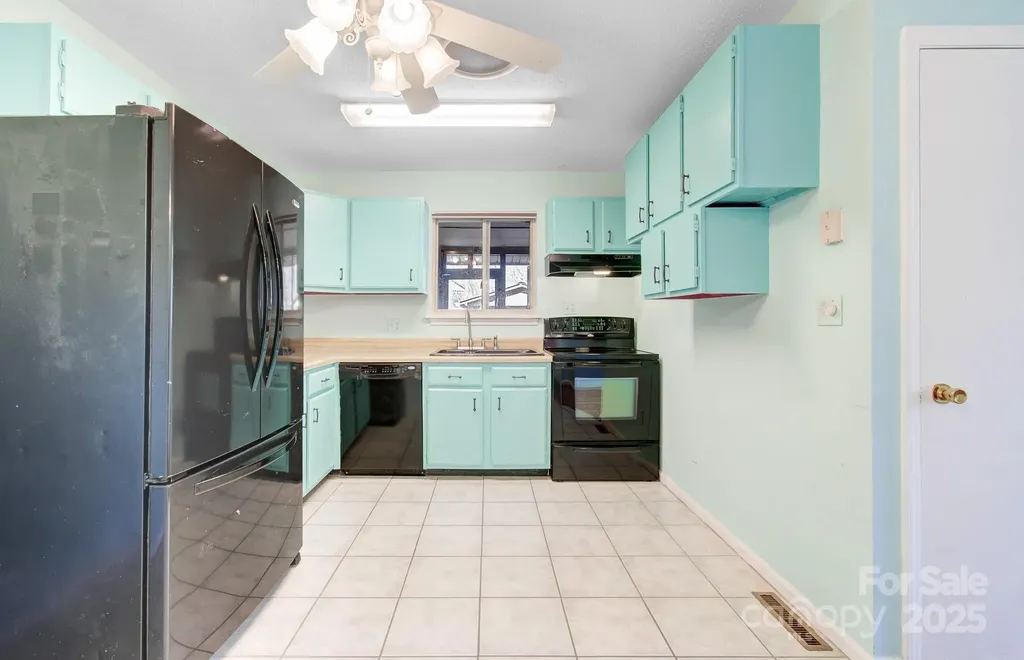 125 Freedom Road Hendersonville NC 28792