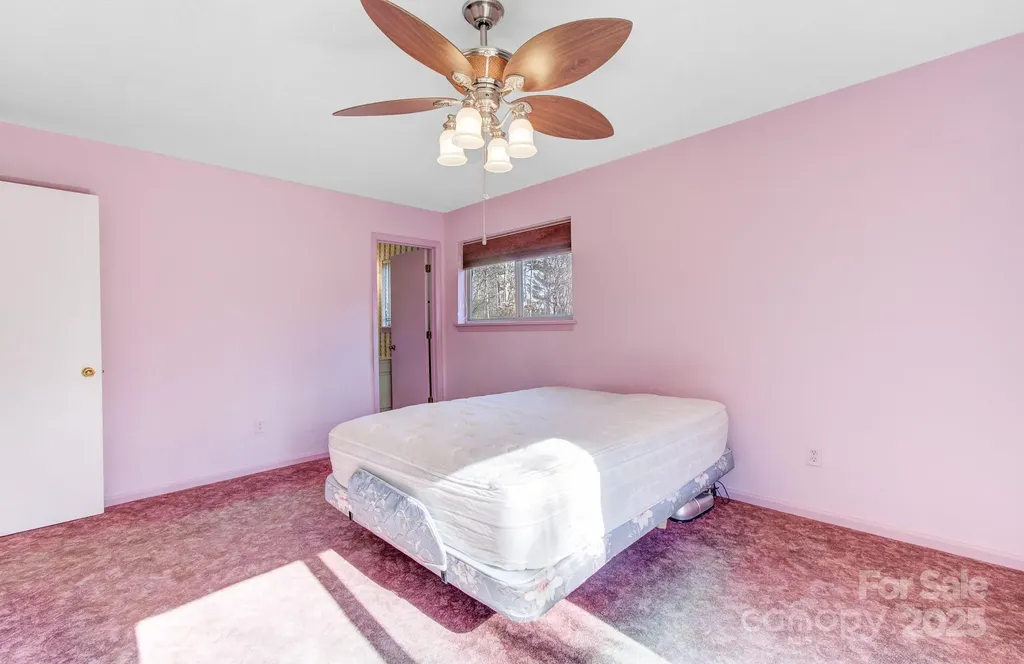 125 Freedom Road Hendersonville NC 28792