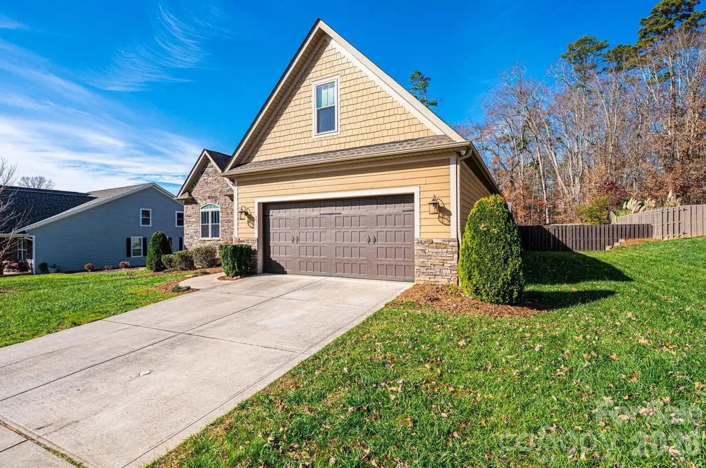3911 13th Street NE Hickory NC 28601