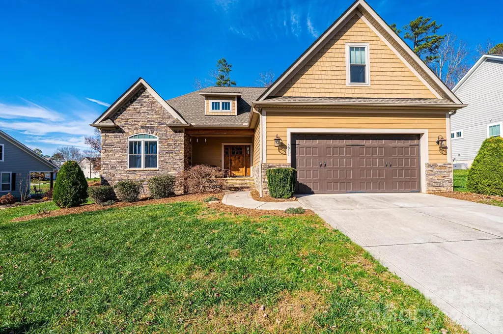 3911 13th Street NE Hickory NC 28601