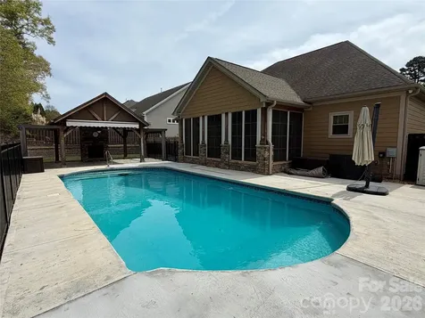 3911 13th Street NE Hickory NC 28601