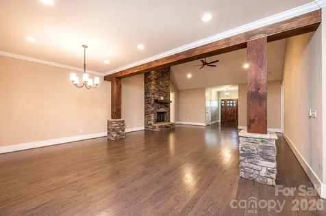 3911 13th Street NE Hickory NC 28601