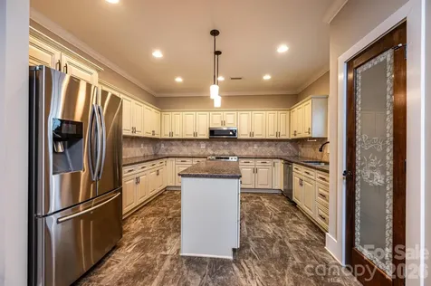 3911 13th Street NE Hickory NC 28601