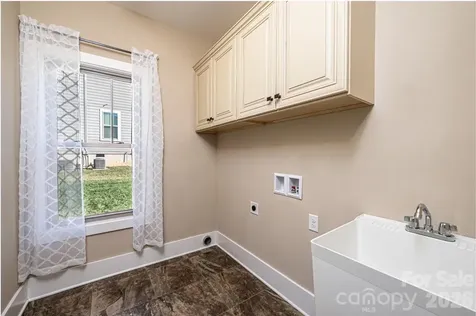3911 13th Street NE Hickory NC 28601