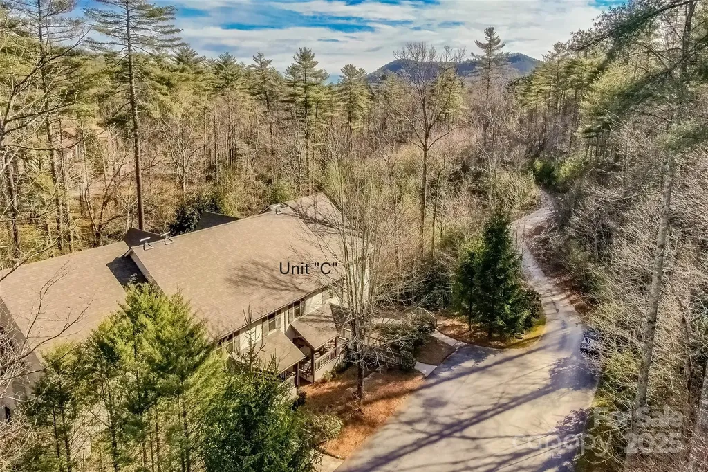 620 Sapphire Valley Road Cashiers NC 28717