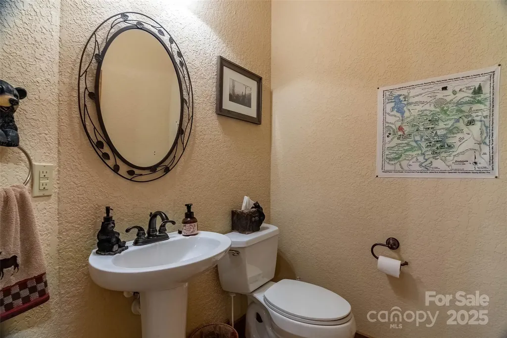 620 Sapphire Valley Road Cashiers NC 28717