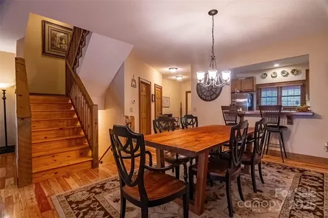 620 Sapphire Valley Road Cashiers NC 28717