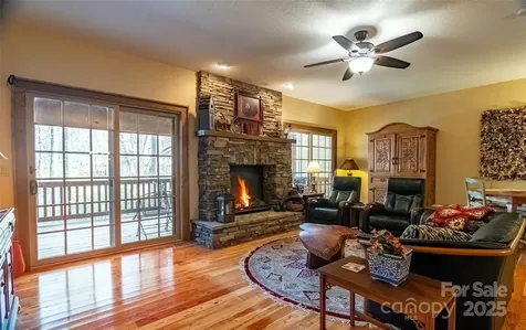 620 Sapphire Valley Road Cashiers NC 28717