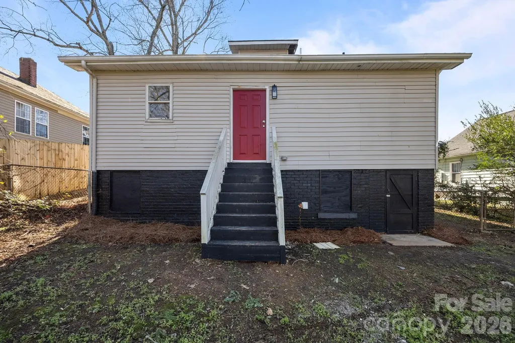 934 Cherry Street Statesville NC 28677