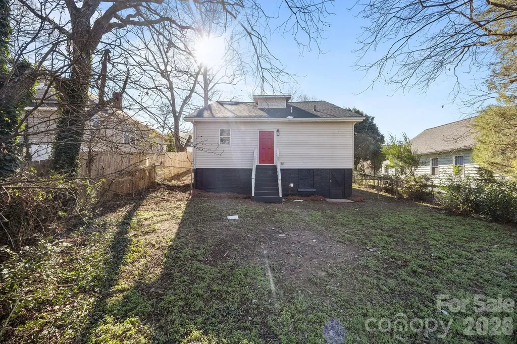 934 Cherry Street Statesville NC 28677
