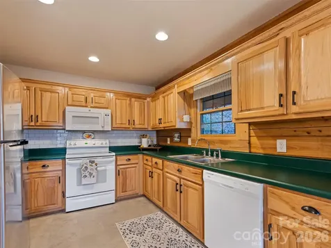 171 Sharons Bluff Franklin NC 28734