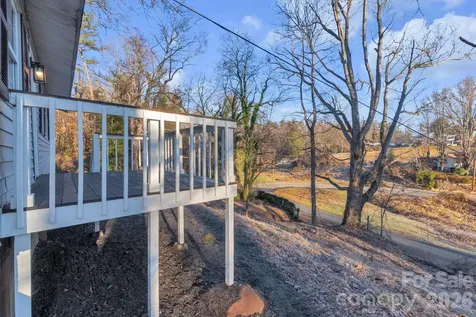 49 E Livingston Street Tryon NC 28782