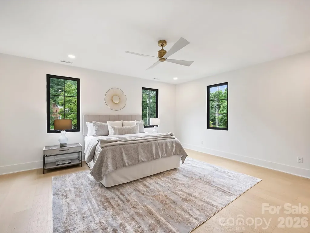 923 Laurel Creek Lane Charlotte NC 28211