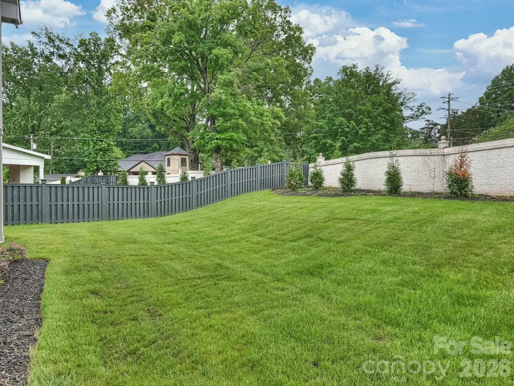 923 Laurel Creek Lane Charlotte NC 28211