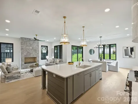 923 Laurel Creek Lane Charlotte NC 28211