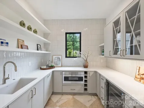 923 Laurel Creek Lane Charlotte NC 28211