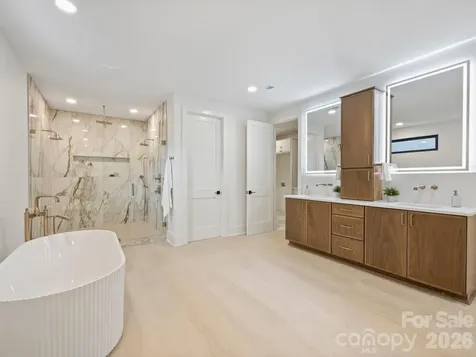 923 Laurel Creek Lane Charlotte NC 28211
