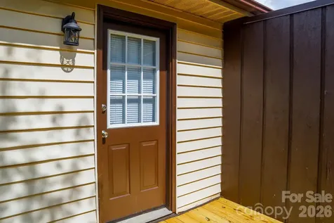 525 12th Street SW Hickory NC 28602