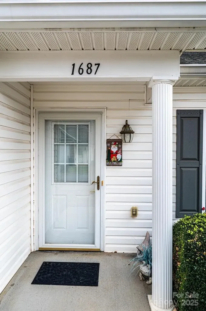 1687 Golden Cedar Lane Newton NC 28658