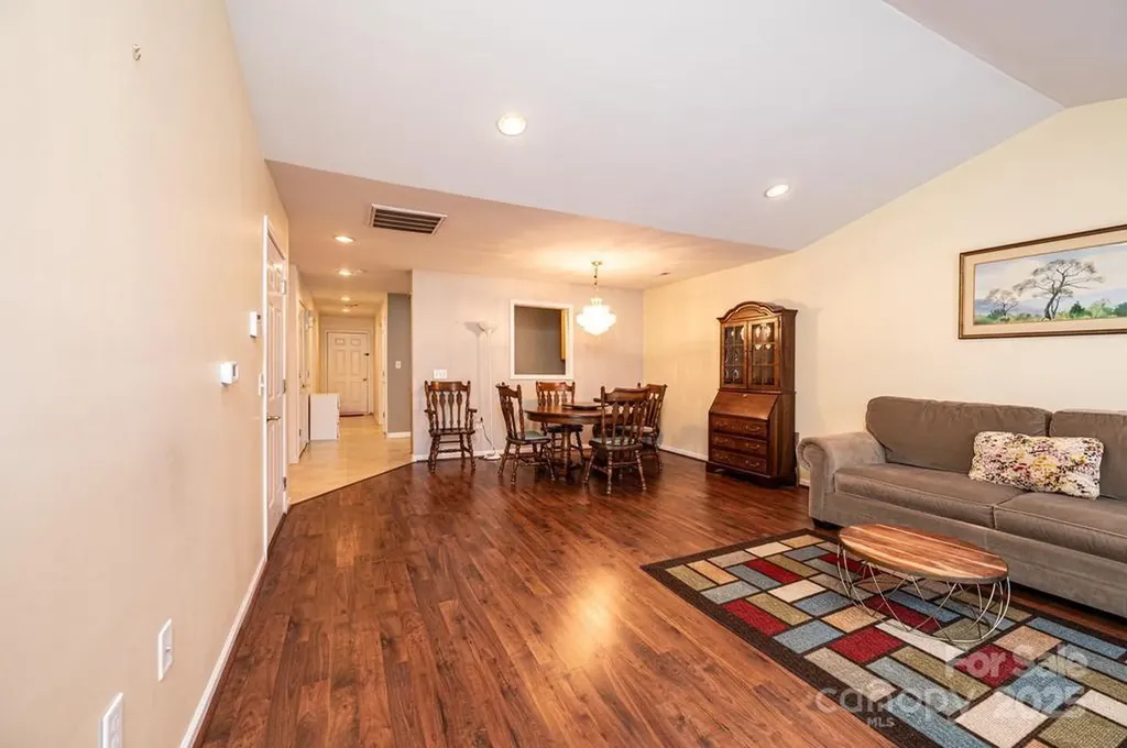 1687 Golden Cedar Lane Newton NC 28658