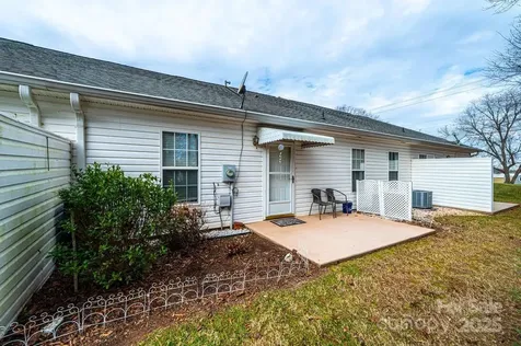 1687 Golden Cedar Lane Newton NC 28658
