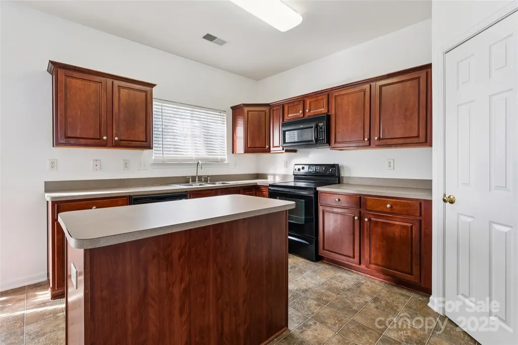 10032 Treeside Lane Matthews NC 28105