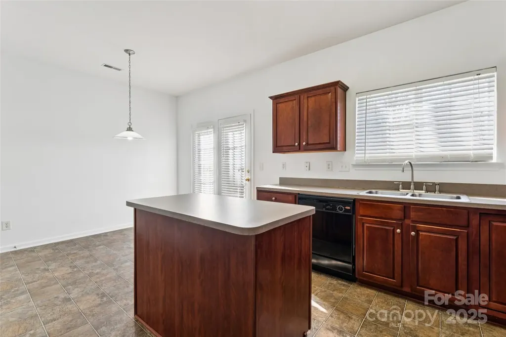 10032 Treeside Lane Matthews NC 28105