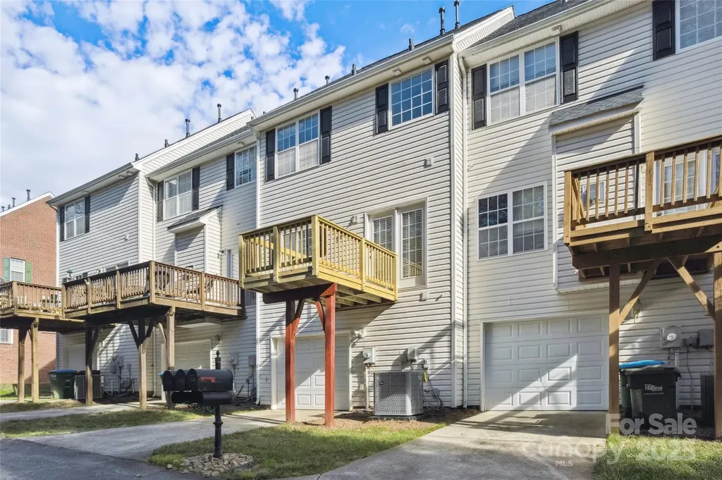 10032 Treeside Lane Matthews NC 28105