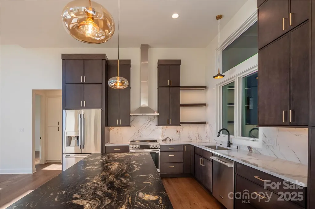 11 Kiftsgate Court Asheville NC 28804