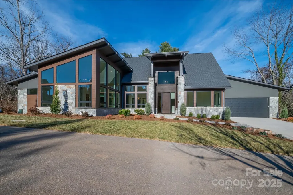 11 Kiftsgate Court Asheville NC 28804