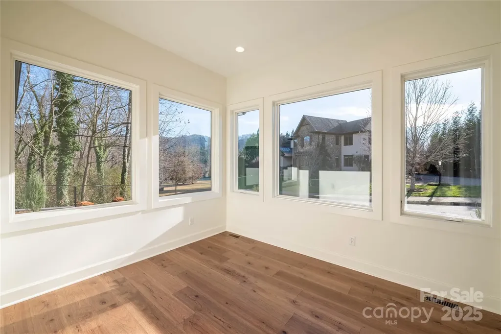 11 Kiftsgate Court Asheville NC 28804