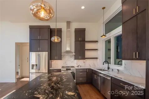 11 Kiftsgate Court Asheville NC 28804