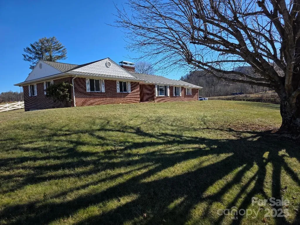Burnsville NC, 1375 E Us Highway 19e Highway