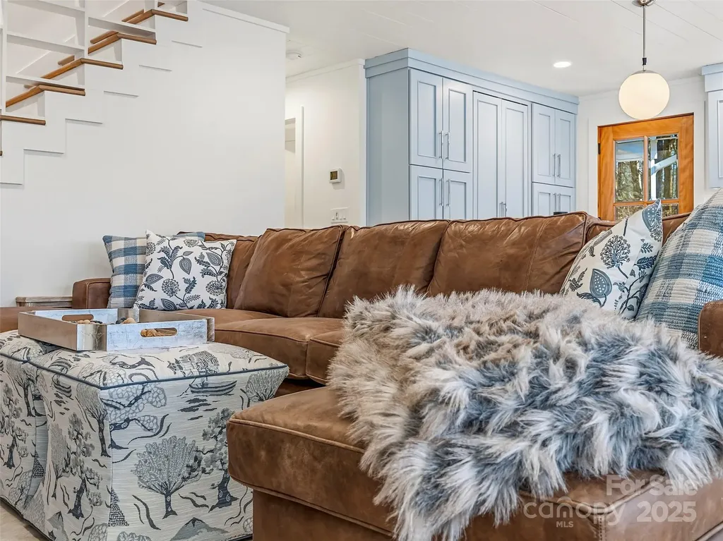 40 Toxaway Landing Drive Lake Toxaway NC 28747