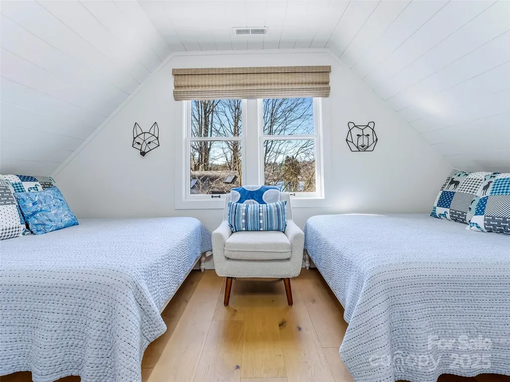40 Toxaway Landing Drive Lake Toxaway NC 28747