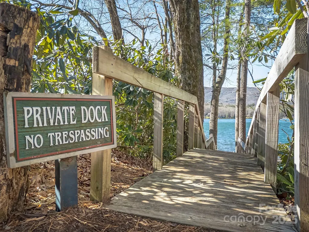 40 Toxaway Landing Drive Lake Toxaway NC 28747