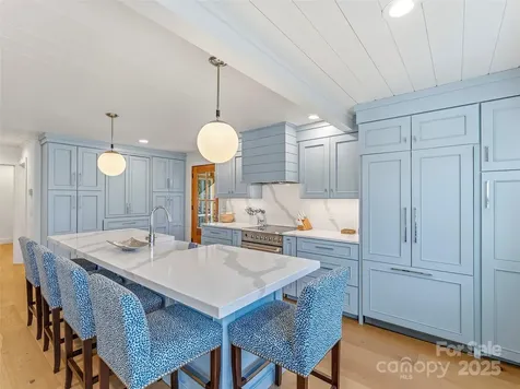 40 Toxaway Landing Drive Lake Toxaway NC 28747