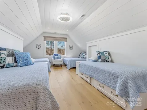 40 Toxaway Landing Drive Lake Toxaway NC 28747