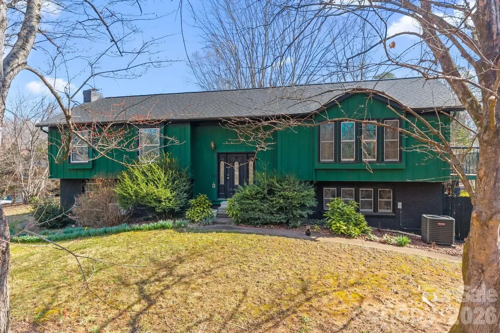 33 Fairfield Drive Candler NC 28715