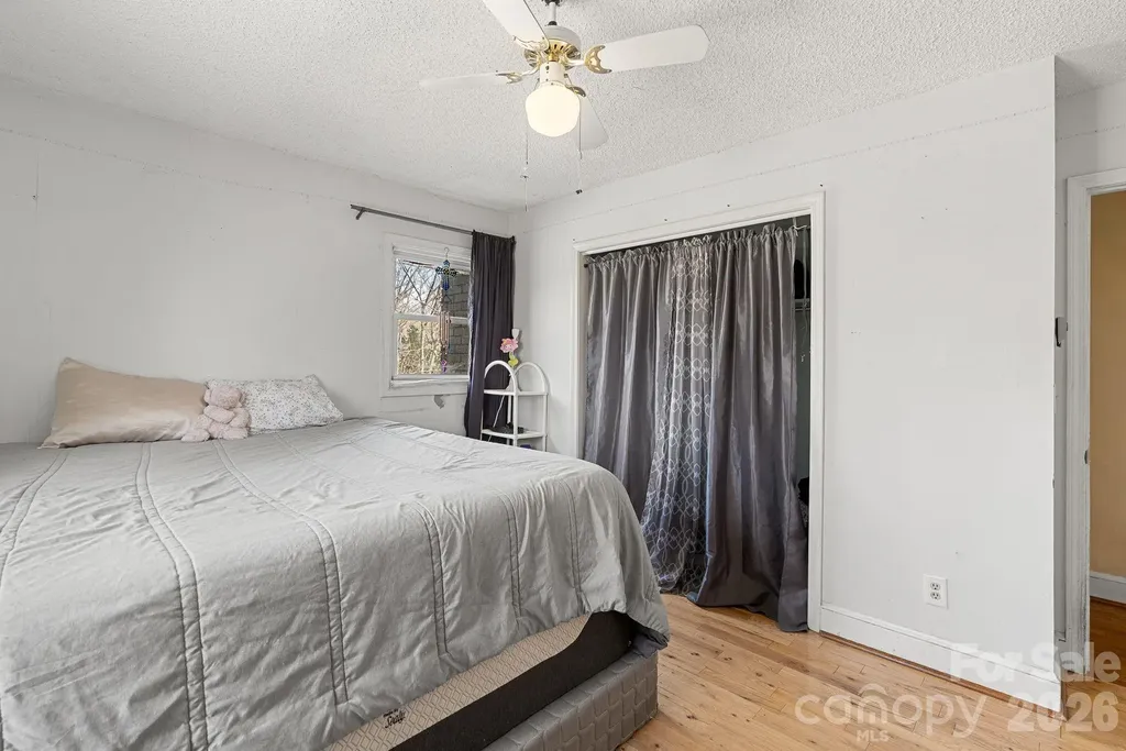 33 Fairfield Drive Candler NC 28715