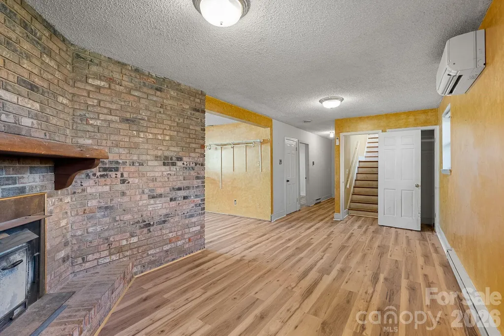 33 Fairfield Drive Candler NC 28715