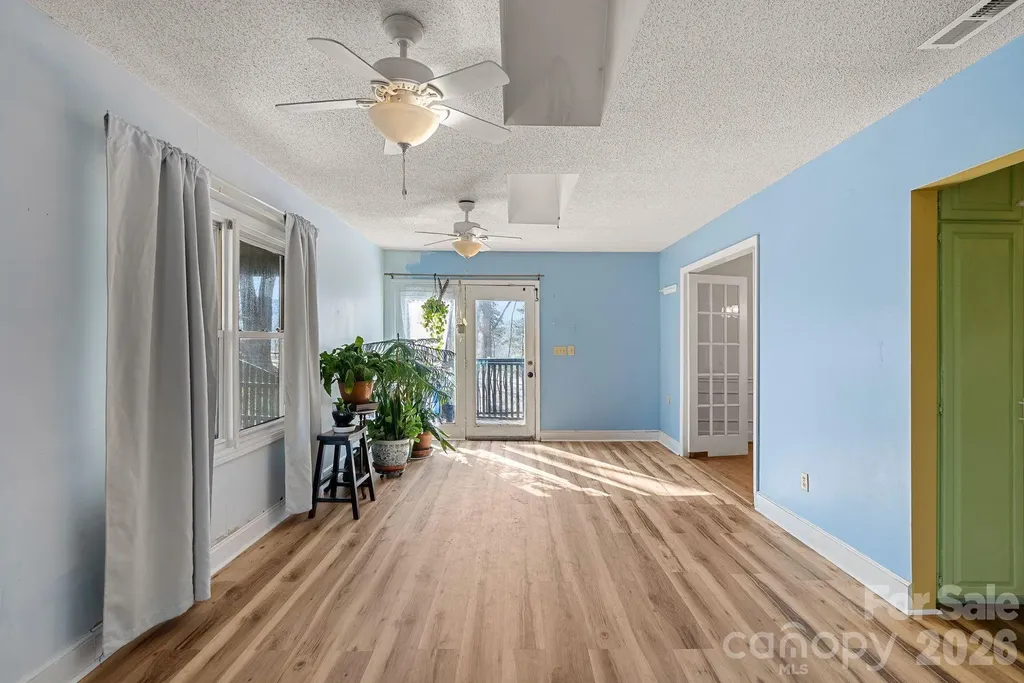 33 Fairfield Drive Candler NC 28715